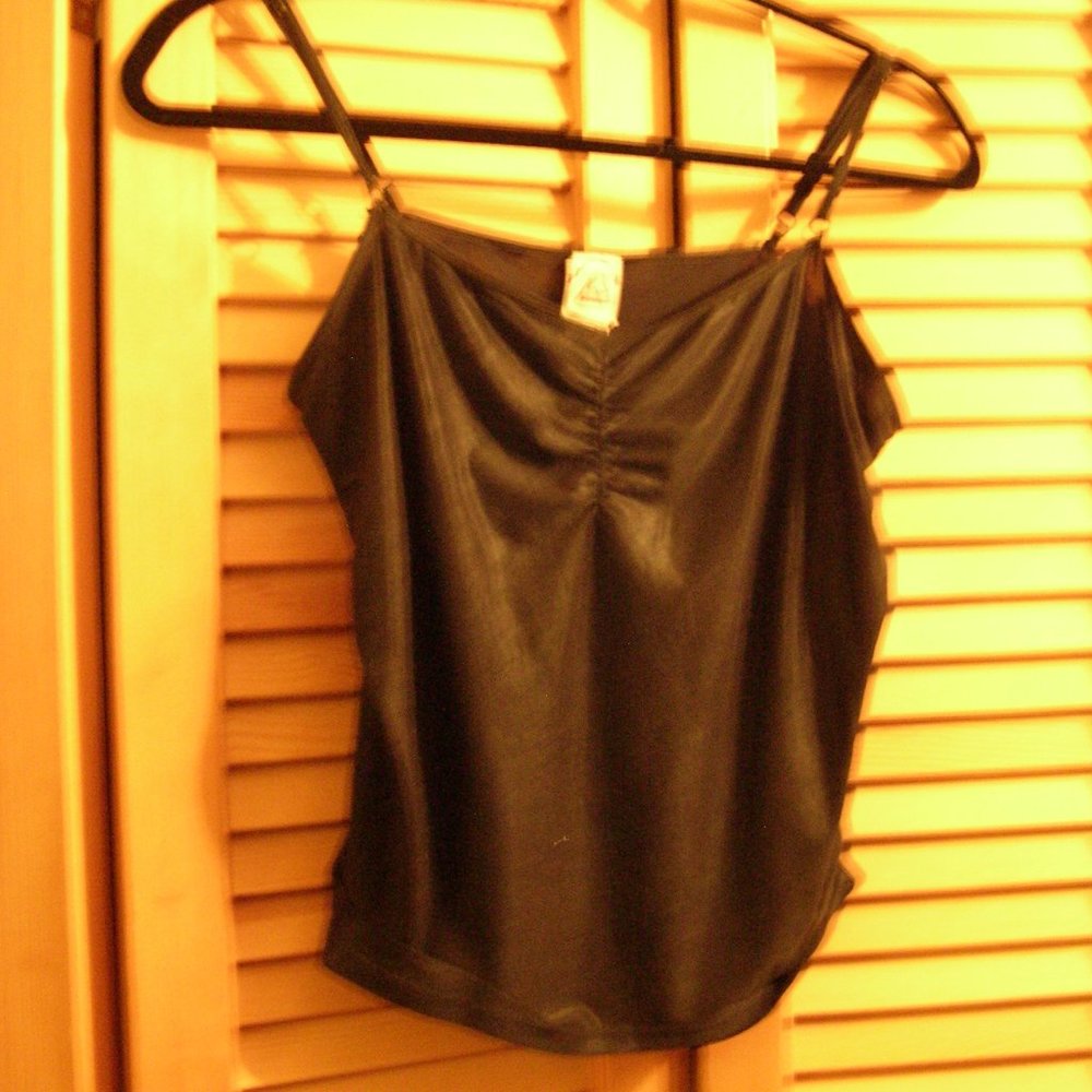 Medium sz 12 Black stretch " spandex " shirred spaghetti strap tank top camisole